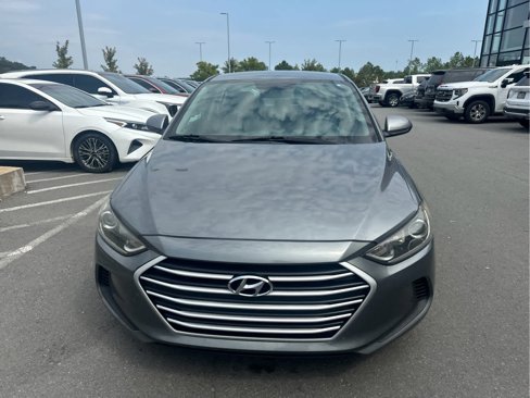 Used 2017 Hyundai Elantra SE image 3