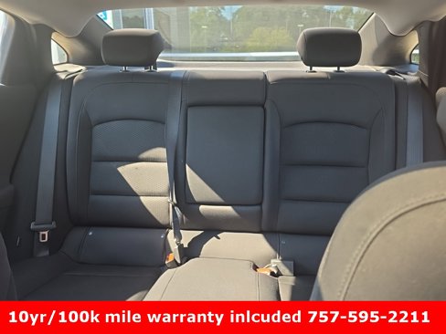 Used 2022 Chevrolet Malibu LT image 16
