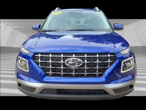 Used 2024 Hyundai Venue Limited image 4