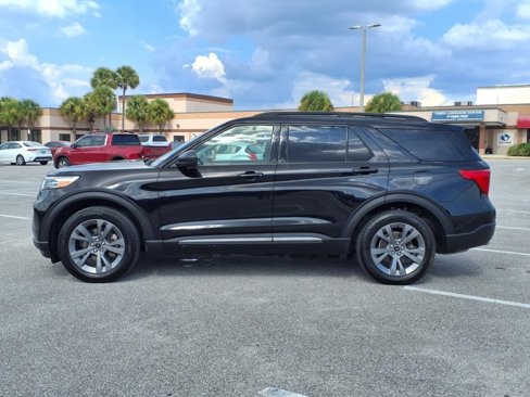 Used 2021 Ford Explorer XLT w/ XLT Sport Appearance Package image 4