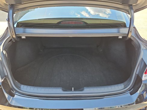 Used 2022 Hyundai Elantra SE image 11