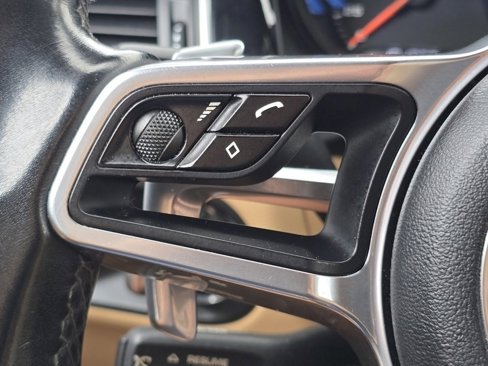 Used 2018 Porsche Macan image 15