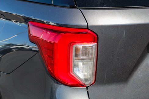 Used 2022 Ford Explorer XLT image 9