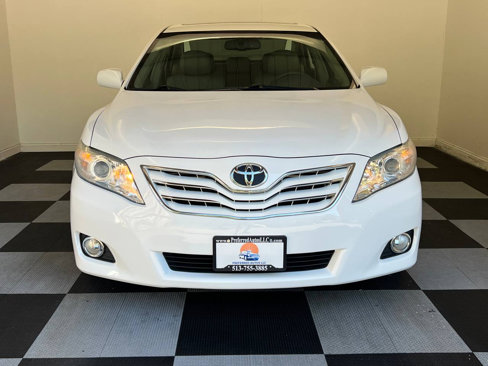 Used 2011 Toyota Camry XLE image 2