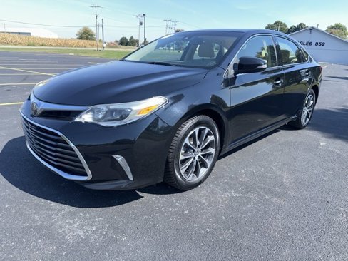 Used 2017 Toyota Avalon XLE image 14
