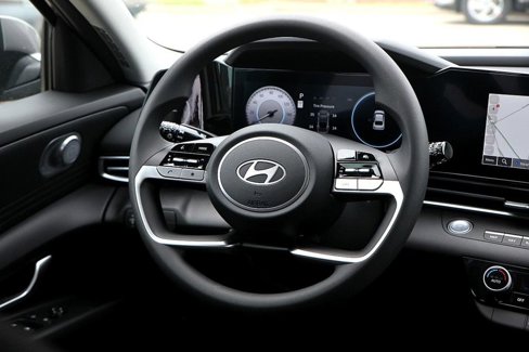 Used 2024 Hyundai Elantra SEL image 23