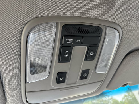 Used 2018 Kia Sedona LX w/ LX Essentials Premium Package image 37