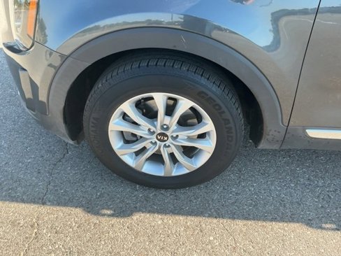 Used 2020 Kia Telluride LX image 9