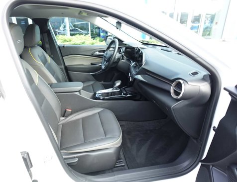 Used 2024 Chevrolet Trax ACTIV w/ Sunroof Package image 30