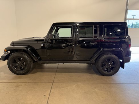 Used 2015 Jeep Wrangler Unlimited Sahara image 6