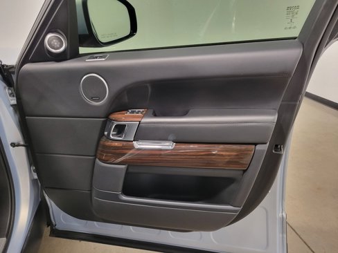 Used 2016 Land Rover Range Rover Supercharged image 27