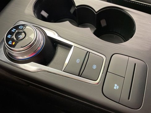 Used 2020 Ford Escape SE Sport image 27