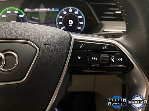 Used 2021 Audi e-tron Premium Plus w/ Premium Plus Package image 38