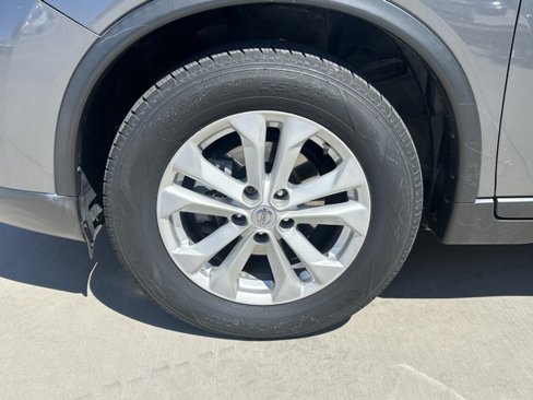 Used 2014 Nissan Rogue SV image 31