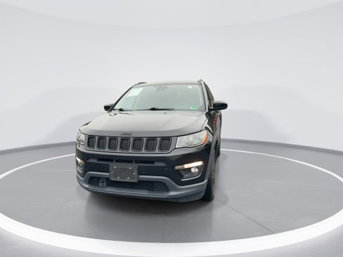 Used 2021 Jeep Compass Latitude image 3