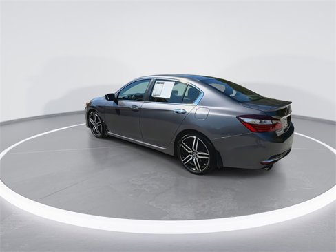 Used 2017 Honda Accord Sport image 6