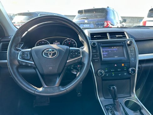 Used 2017 Toyota Camry SE image 15