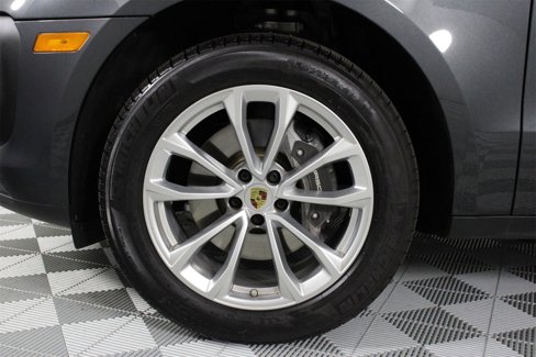 Used 2025 Porsche Macan image 30