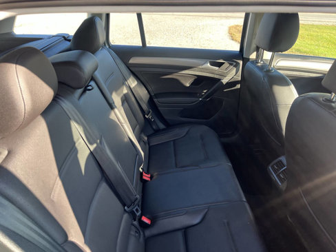 Used 2016 Volkswagen Golf Limited Edition image 34