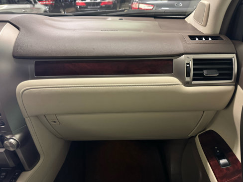 Used 2011 Lexus GX 460 image 24