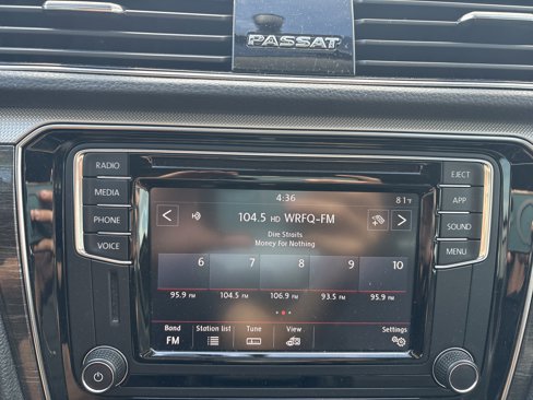 Used 2018 Volkswagen Passat 2.0T SE image 28
