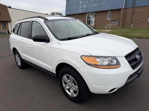 Used 2009 Hyundai Santa Fe GLS image 1