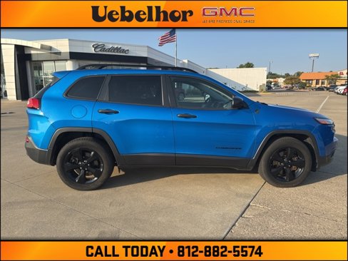 Used 2017 Jeep Cherokee Sport image 3