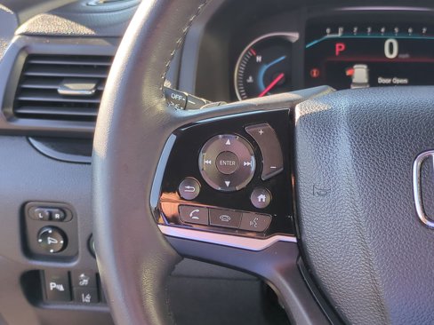 Used 2019 Honda Pilot Touring image 18