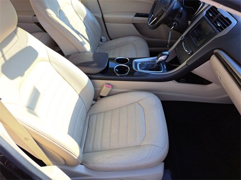 Used 2013 Ford Fusion SE image 25