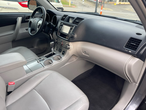 Used 2013 Toyota Highlander 4WD V6 image 25