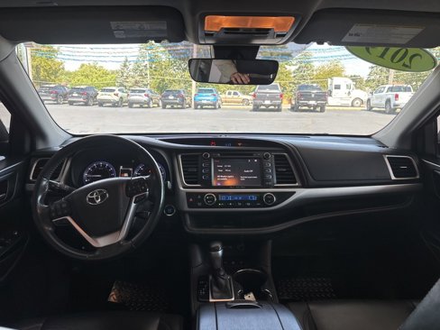 Used 2019 Toyota Highlander XLE image 29