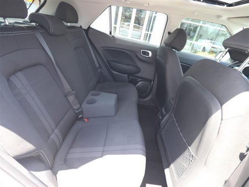 Used 2024 Hyundai Venue SEL image 20
