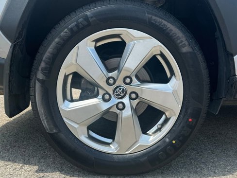 Used 2019 Toyota RAV4 Limited image 12