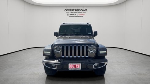 Used 2018 Jeep Wrangler Unlimited Sahara image 2