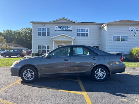 Used 2004 Toyota Camry LE image 1