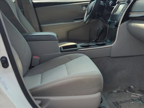 Used 2016 Toyota Camry LE image 20