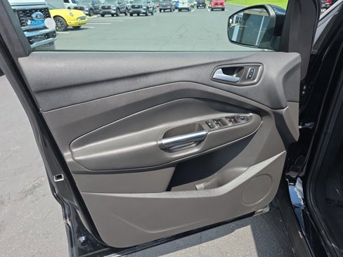 Certified 2017 Ford Escape SE image 6