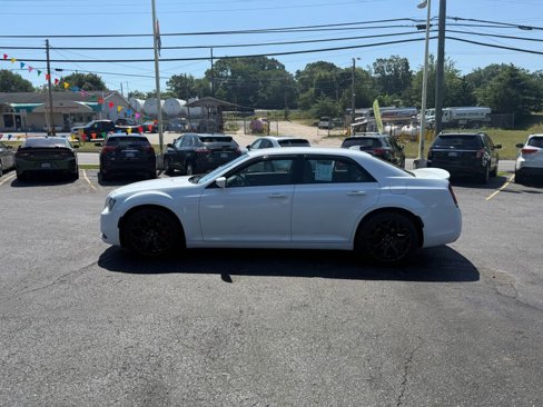 Used 2019 Chrysler 300 S image 4