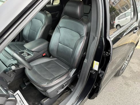 Used 2017 Ford Explorer Sport w/ Equipment Group 401A image 7
