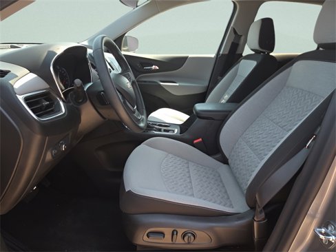 Used 2023 Chevrolet Equinox LT w/ Driver Convenience Package image 12