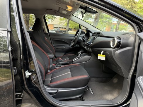 New 2025 Nissan Versa SR w/ Trunk Package image 14