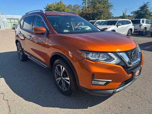 Used 2018 Nissan Rogue SL w/ Premium Package image 15