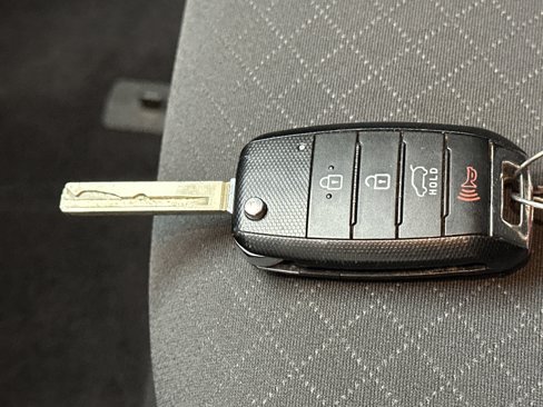 Used 2020 Kia Sorento LX image 36
