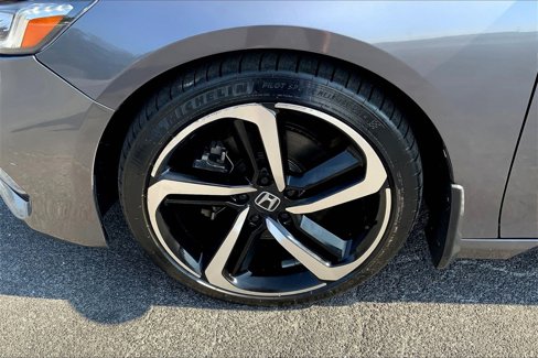 Used 2018 Honda Accord Sport image 10