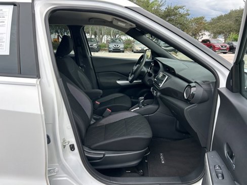 Used 2019 Nissan Kicks SV image 30