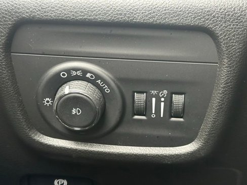 Used 2021 Jeep Grand Cherokee L Limited image 19