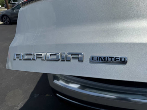 Used 2017 GMC Acadia Limited SLT image 32