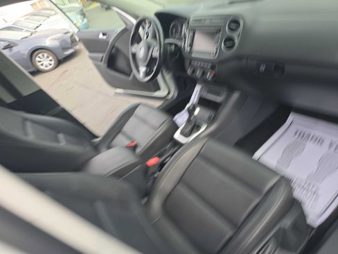 Used 2015 Volkswagen Tiguan SE image 17