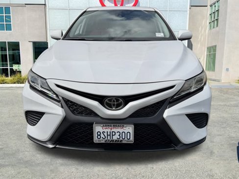 Certified 2020 Toyota Camry SE image 3