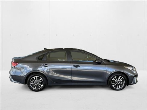 Used 2023 Kia Forte LXS image 4